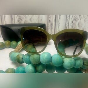 New! DIFF Eyewear Maya Rich Olive + Gray Gradient Sunglasses